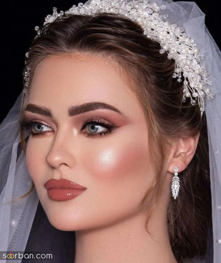 مدل عروس عربی ۲۰۲۵ ؛ ترند های برتر میکاپ و مدل لباس عروس عربی! (از آرایش لبنانی تا لباس‌های افسانه‌ای و شاهانه)