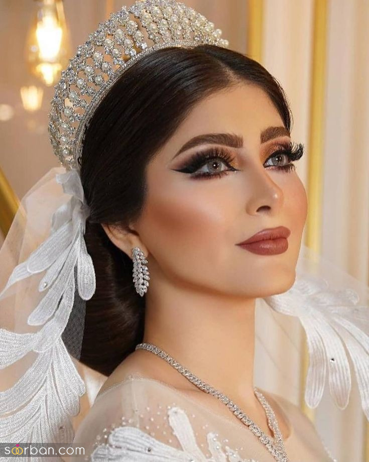 مدل عروس عربی ۲۰۲۵ ؛ ترند های برتر میکاپ و مدل لباس عروس عربی! (از آرایش لبنانی تا لباس‌های افسانه‌ای و شاهانه)