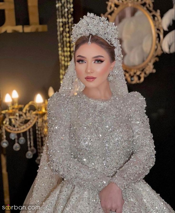 مدل عروس عربی ۲۰۲۵ ؛ ترند های برتر میکاپ و مدل لباس عروس عربی! (از آرایش لبنانی تا لباس‌های افسانه‌ای و شاهانه)
