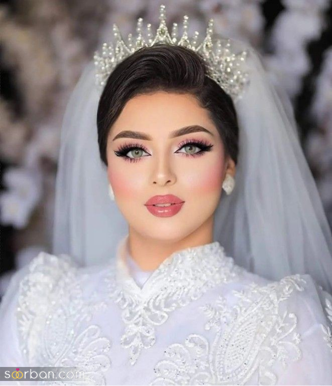 مدل عروس عربی ۲۰۲۵ ؛ ترند های برتر میکاپ و مدل لباس عروس عربی! (از آرایش لبنانی تا لباس‌های افسانه‌ای و شاهانه)