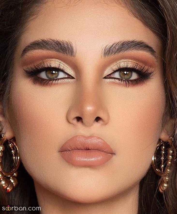 ترند میکاپ خط چشم ۲۰۲۵ | ترندهای میکاپ ۲۰۲۵ از آرایش چشم گربه ای تا خط چشم رنگی