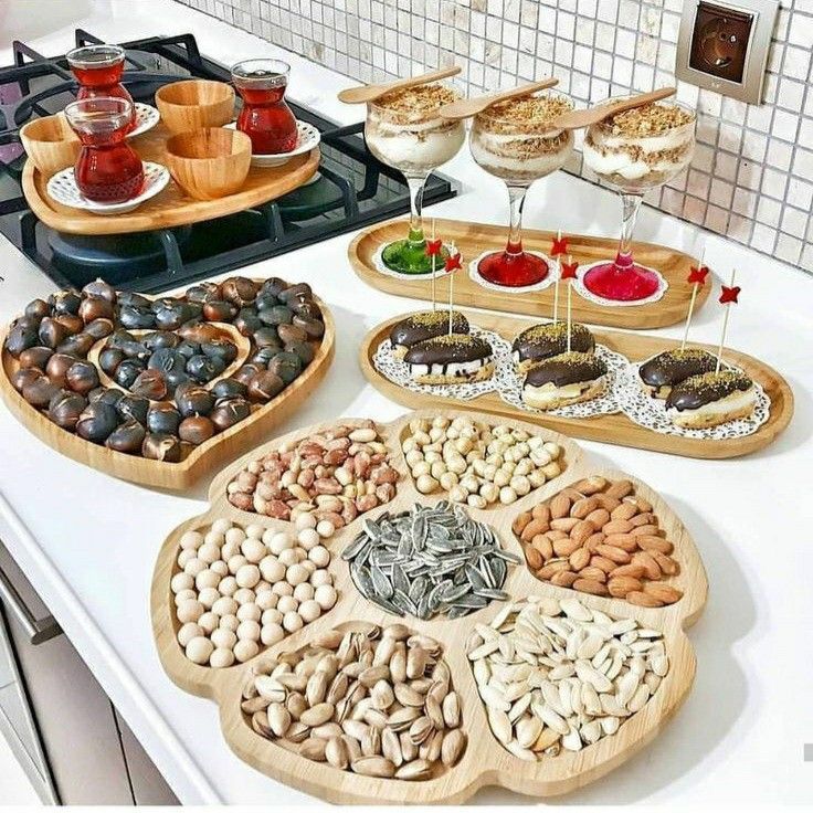 چیدمان میز پذیرایی | شیک ترین ایده های ساده و خلاقانه چیدمان میز پذیرایی برای انواع دورهمی ها