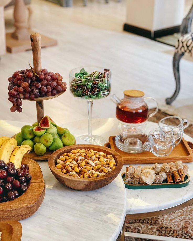 چیدمان میز پذیرایی | شیک ترین ایده های ساده و خلاقانه چیدمان میز پذیرایی برای انواع دورهمی ها