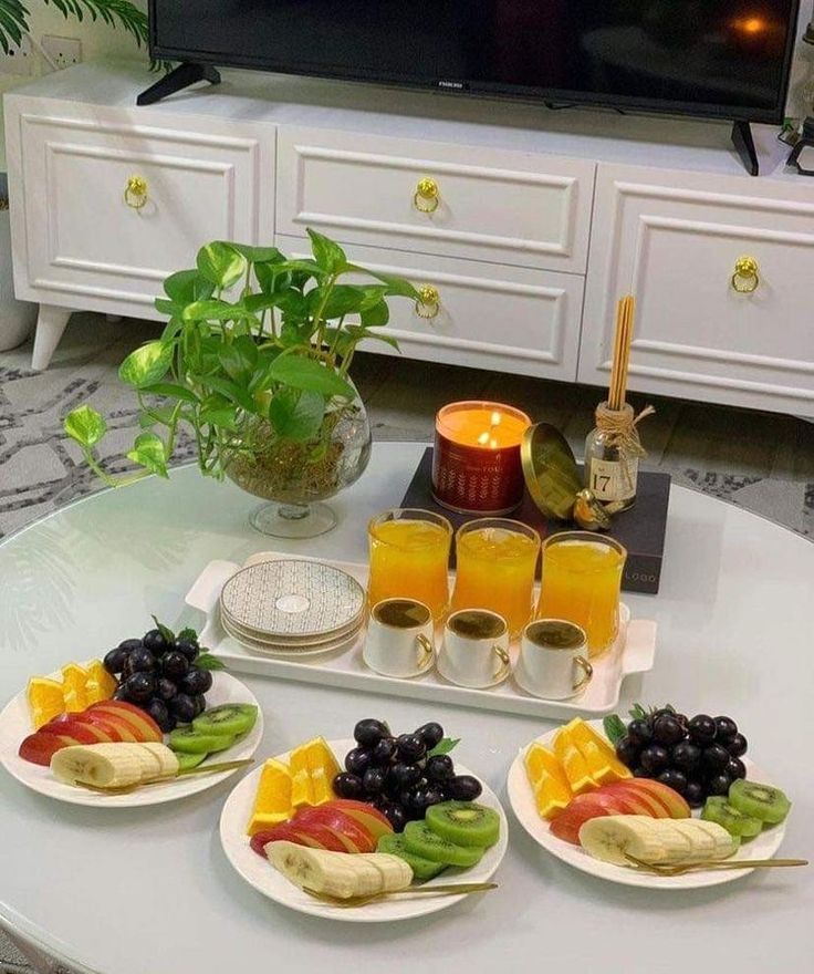چیدمان میز پذیرایی | شیک ترین ایده های ساده و خلاقانه چیدمان میز پذیرایی برای انواع دورهمی ها