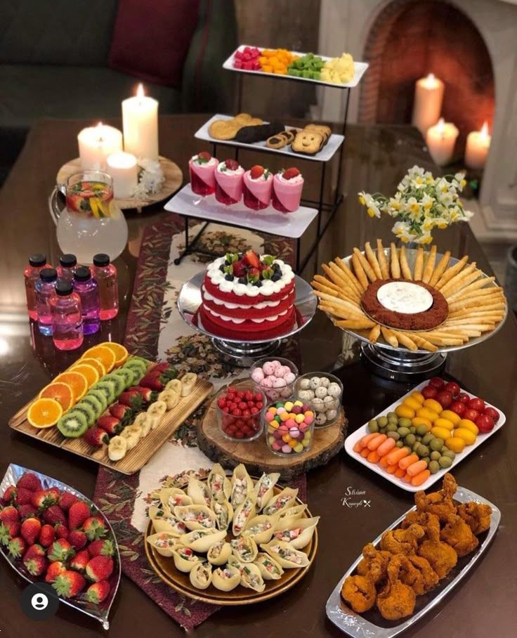 چیدمان میز پذیرایی | شیک ترین ایده های ساده و خلاقانه چیدمان میز پذیرایی برای انواع دورهمی ها