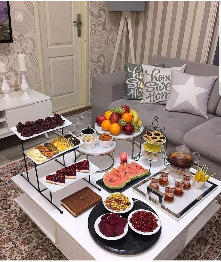 چیدمان میز پذیرایی | شیک ترین ایده های ساده و خلاقانه چیدمان میز پذیرایی برای انواع دورهمی ها