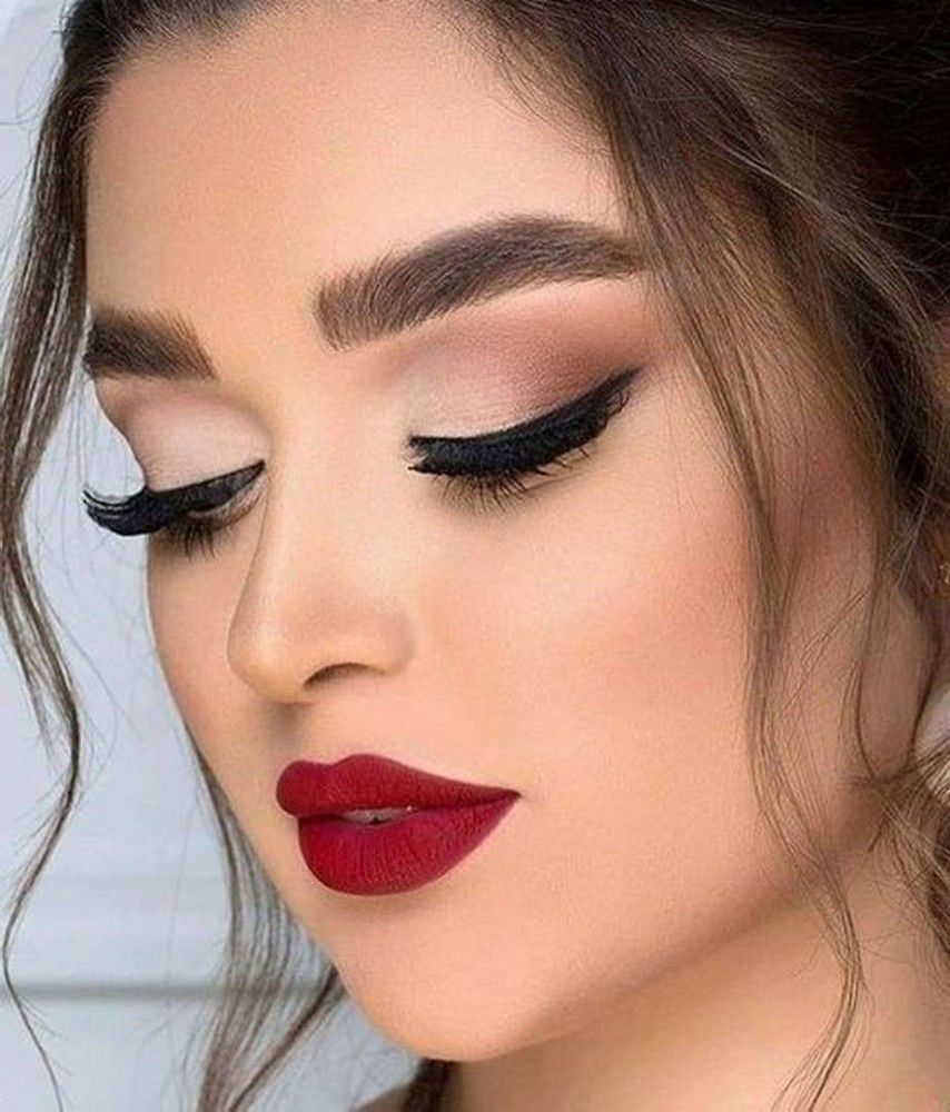 آرايش با رژ قرمز | 20 مدل آرايش با رژ قرمز برای عروسی و بیرون + معرفی بهترین سایه با رژ لب قرمز
