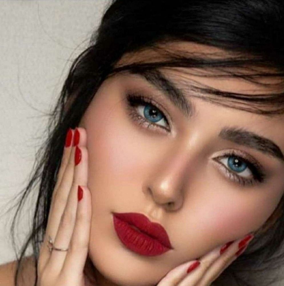 آرايش با رژ قرمز | 20 مدل آرايش با رژ قرمز برای عروسی و بیرون + معرفی بهترین سایه با رژ لب قرمز
