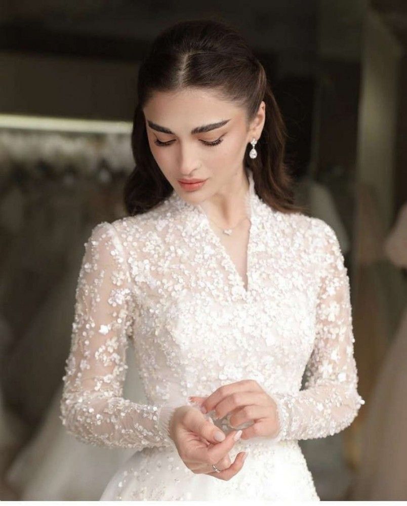 مدل لباس عروس یقه هفتی | 20 لباس عروس مدل یقه هفت با دامن ماهی و پرنسسی با استین و کاملا پوشیده