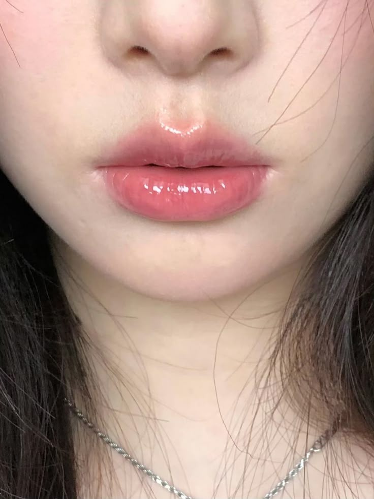 مدل ژل لب کره ای | مقایسه مدل های ژل لب کره‌ ای شیک و ترند ۲۰۲۵ + نکات طلایی و بهترین برند فیلر لب کره ای!