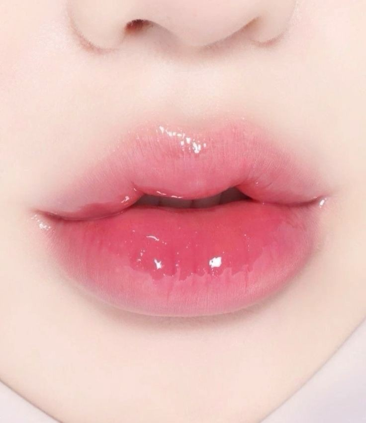 مدل ژل لب کره ای | مقایسه مدل های ژل لب کره‌ ای شیک و ترند ۲۰۲۵ + نکات طلایی و بهترین برند فیلر لب کره ای!