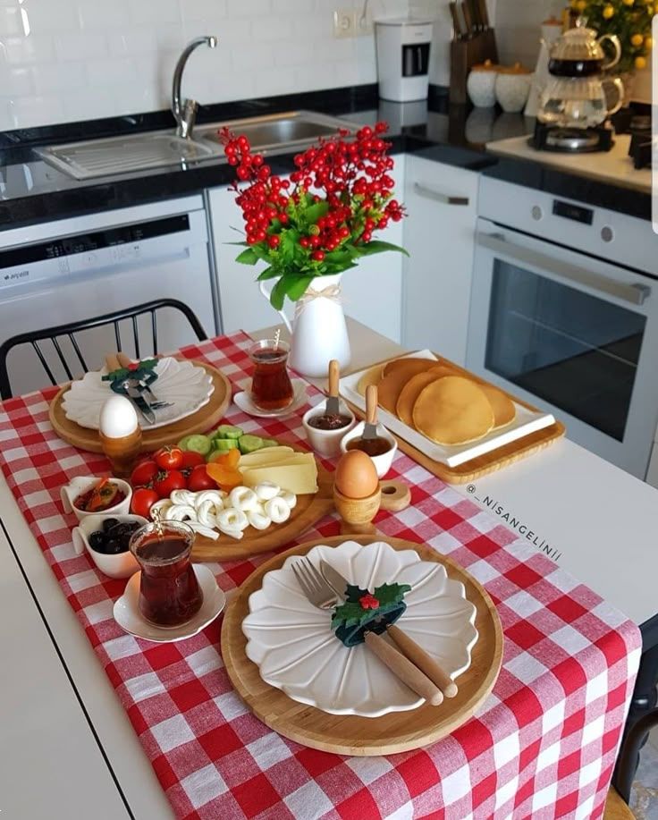 چیدمان صبحانه | شیک ترین ایده های ساده خلاقانه فانتزی و لاکچری چیدمان صبحانه مخصوص عروس های خوش سلیقه!