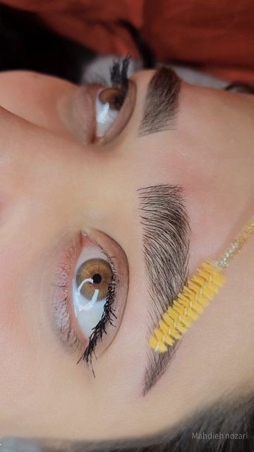 مدل فیبروز ابرو | ۲۵ مدل فیبروز ابرو شیک و طبیعی برای صورت‌های خاص (عکس های قبل و بعد) + نکات مهم انتخاب فرم مناسب ابرو!