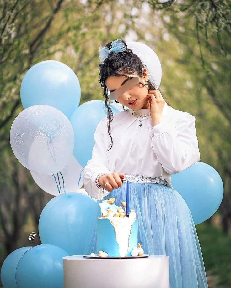 مدل عکس تولد / ۳۰ مدل ژست تولد خاص و جذاب برای دختران باکلاس (در کافه، خانه و طبیعت)