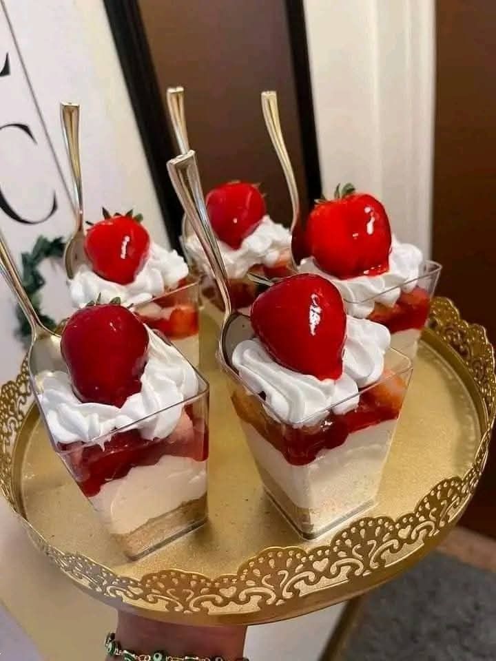 چیدمان ژله روی میز | شیک ترین ایده های ساده و مجلسی چیدمان ژله روی میز برای پاگشای عروس