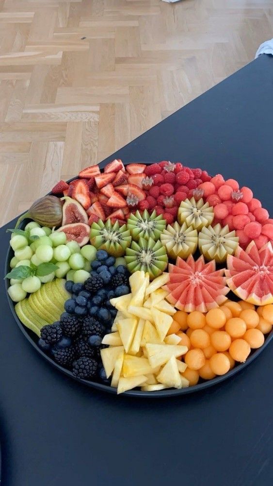 چیدمان ظرف میوه | بهترین ایده های ساده خلاقانه و جذاب چیدمان ظرف میوه برای پاگشای عروس