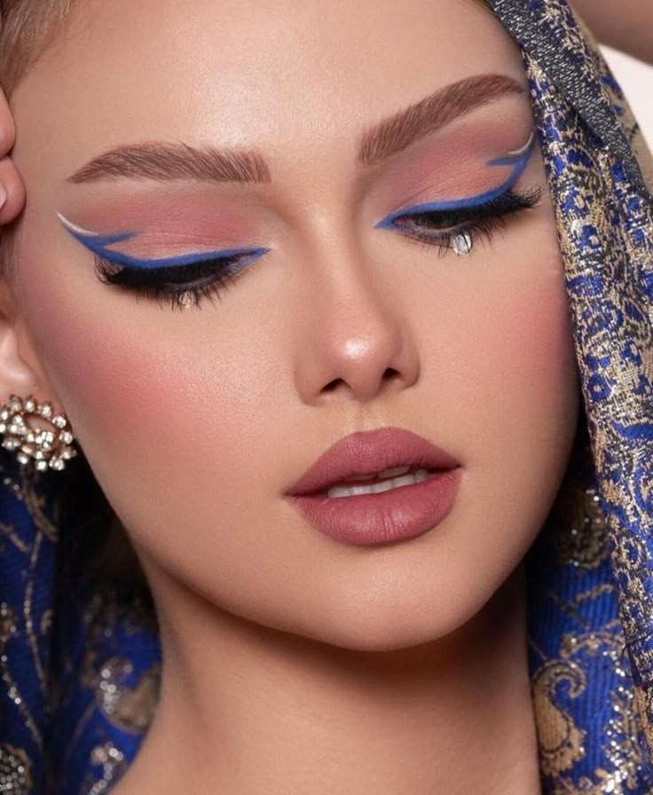 مدل سایه چشم | ۳۰ مدل سایه چشم خاص، ترند و حرفه ای برای عروس و مهمانی لاکچری (جدید ۲۰۲۵)