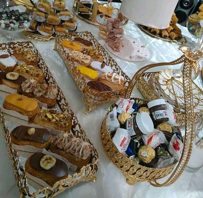 چیدمان شیرینی در دیس | ایده های شیک و جذاب چیدمان شیرینی در دیس برای پاگشای عروس