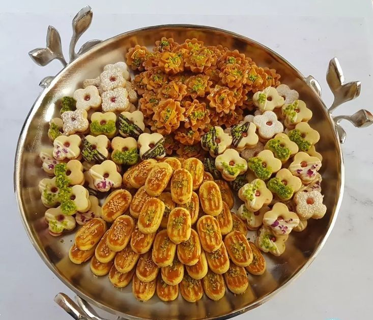 چیدمان شیرینی در دیس | ایده های شیک و جذاب چیدمان شیرینی در دیس برای پاگشای عروس