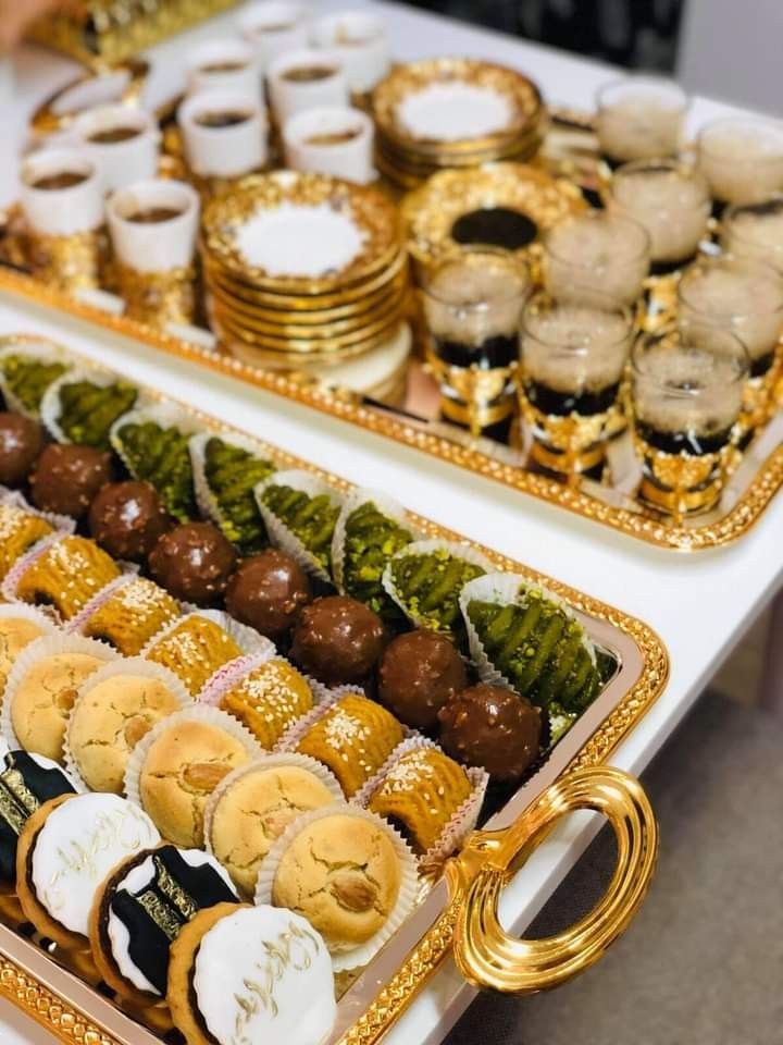 چیدمان شیرینی در دیس | ایده های شیک و جذاب چیدمان شیرینی در دیس برای پاگشای عروس