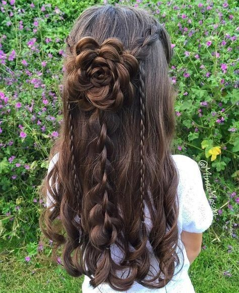 مدل بافت مو دخترانه ۲۰۲۵ | ترندهای شیک بافت مو دخترانه برای عروسی و مهمانی (از ساده تا لاکچری)