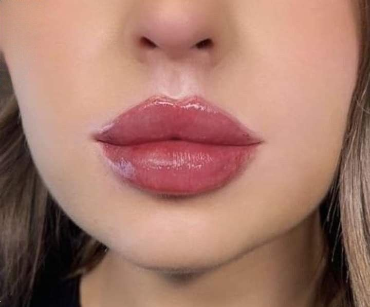 مدل ژل لب روسی : ۲۵ مدل ژل لب روسی که لب‌هات رو عروسکی، نچرال یا حجیم می‌کنن! + نکات طلایی انتخاب بهترین مدل!