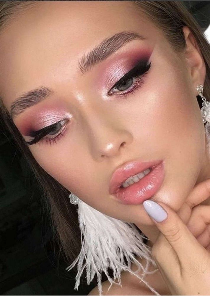میکاپ عروس با تناژ صورتی | جدیدترین مدل میکاپ عروس ساده و شیک با تناژ صورتی 1404