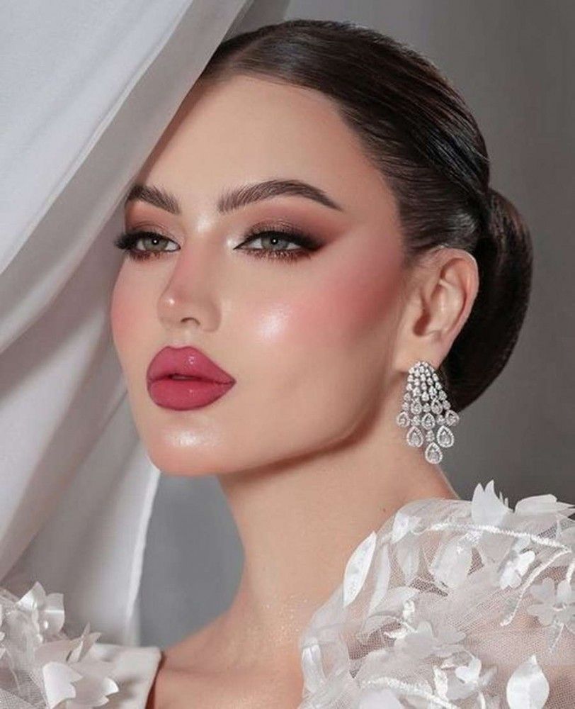 میکاپ عروس با تناژ صورتی | جدیدترین مدل میکاپ عروس ساده و شیک با تناژ صورتی 1404