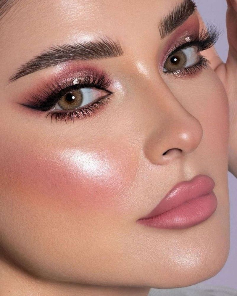 میکاپ عروس با تناژ صورتی | جدیدترین مدل میکاپ عروس ساده و شیک با تناژ صورتی 1404