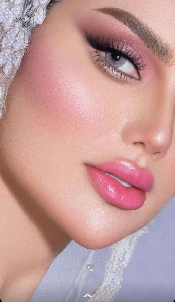 میکاپ عروس با تناژ صورتی | جدیدترین مدل میکاپ عروس ساده و شیک با تناژ صورتی 1404
