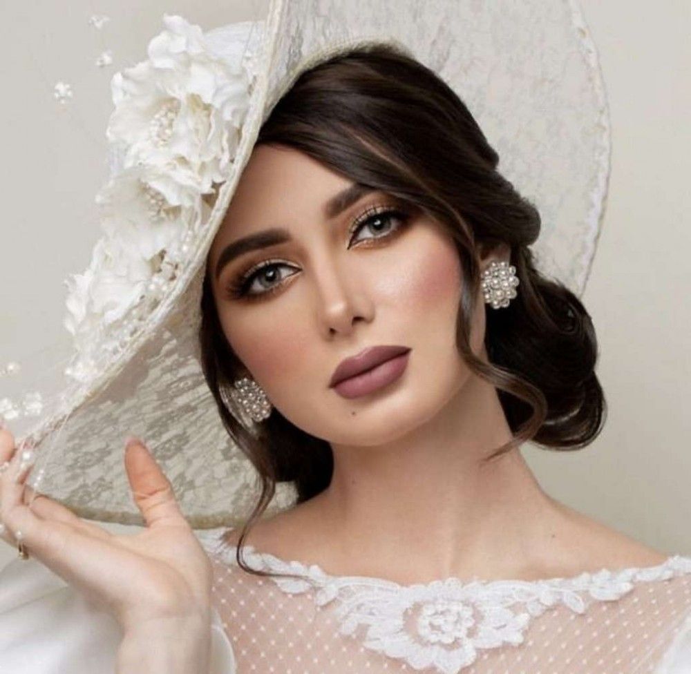 کلاه عروس برای عقد | 20 مدل کلاه عروس برای عقد و عروسی با آرایش و مدل موی مناسب با آن