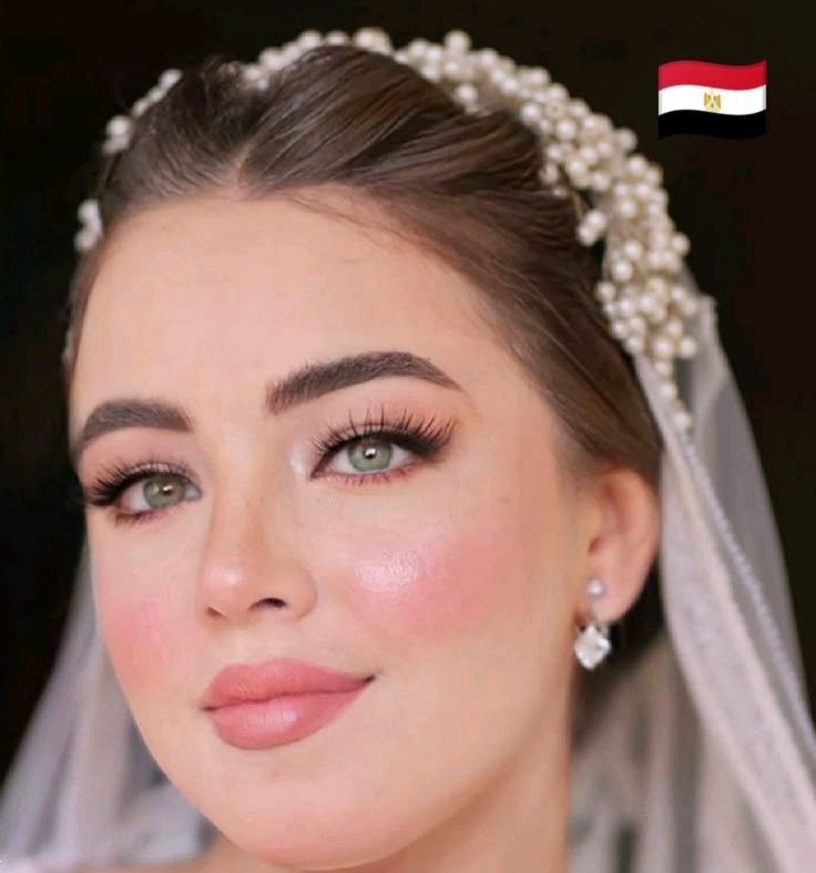 میکاپ پوست روشن | کالکشنی از شیک‌ترین مدل های میکاپ پوست روشن و سفید که زیبایی‌تان را ۲چندان میکند، مناسب عروسی و مجالس! + نکات تخصصی