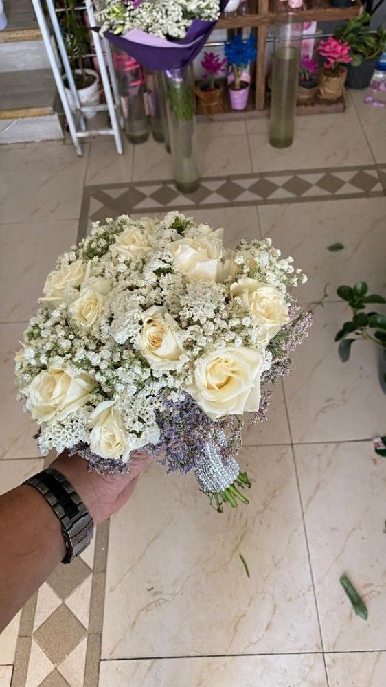 خرید دسته گل عروس و تزیین ماشین عروس در اصفهان | شیک‌ترین مدل‌ها و طرح‌های ترند ۲۰۲۵ 