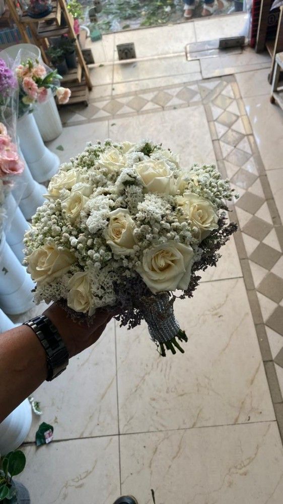 خرید دسته گل عروس و تزیین ماشین عروس در اصفهان | شیک‌ترین مدل‌ها و طرح‌های ترند ۲۰۲۵ 