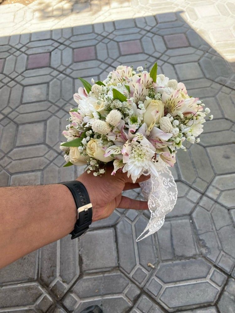 خرید دسته گل عروس و تزیین ماشین عروس در اصفهان | شیک‌ترین مدل‌ها و طرح‌های ترند ۲۰۲۵ 