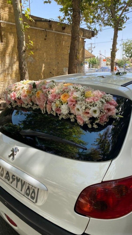 خرید دسته گل عروس و تزیین ماشین عروس در اصفهان | شیک‌ترین مدل‌ها و طرح‌های ترند ۲۰۲۵ 