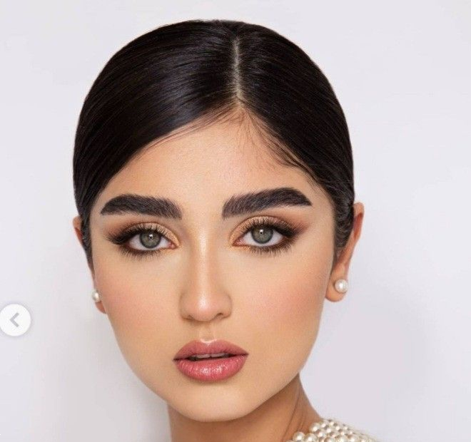 میکاپ ساده و شیک | ۲۰ مدل میکاپ ساده و شیک دخترونه برای مهمانی‌های اداری و رسمی + ۸ ترفند طلایی آرایش لایت!