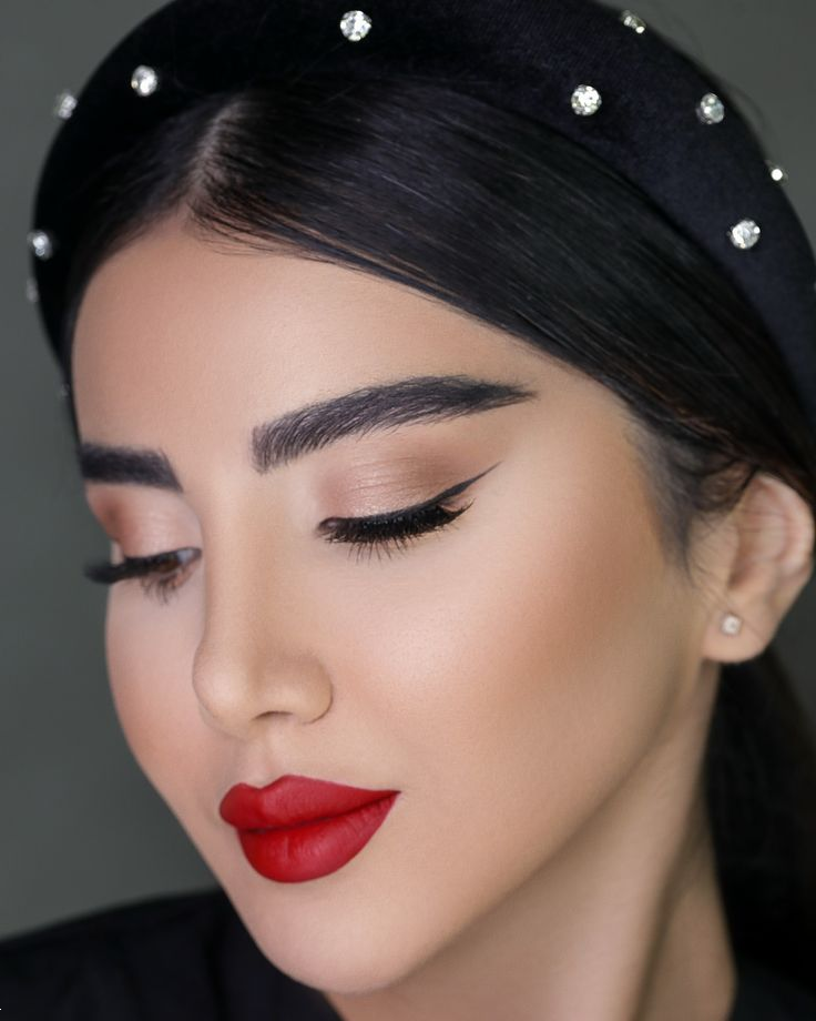 میکاپ ساده و شیک | ۲۰ مدل میکاپ ساده و شیک دخترونه برای مهمانی‌های اداری و رسمی + ۸ ترفند طلایی آرایش لایت!