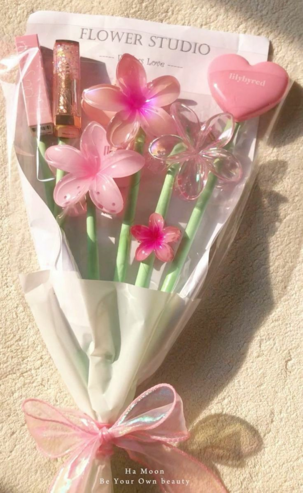 مدل دسته گل | ۳۰ مدل دسته گل لاکچری و خاص ۲۰۲۵ برای عروسی، تولد و مهمانی های شیک!
