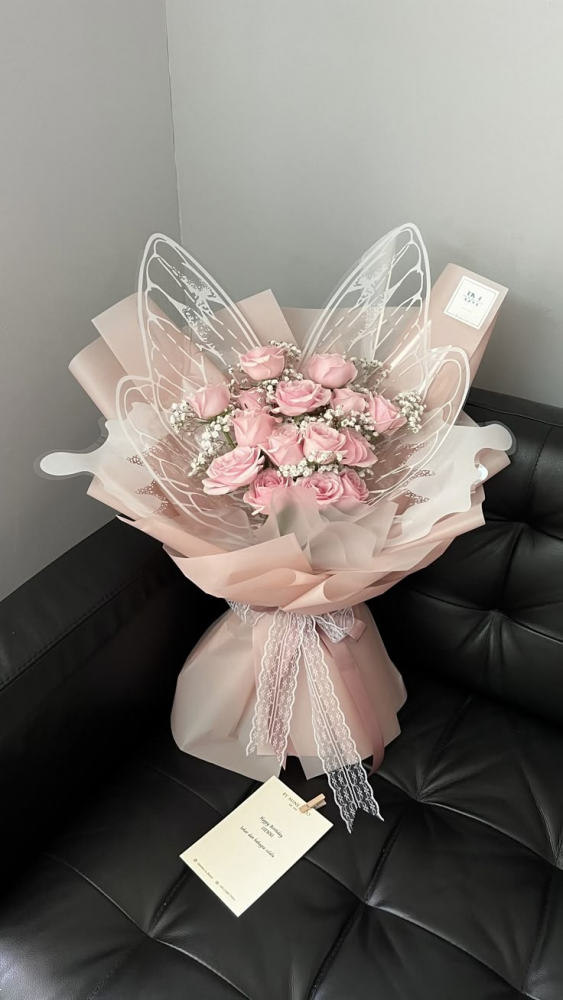 مدل دسته گل | ۳۰ مدل دسته گل لاکچری و خاص ۲۰۲۵ برای عروسی، تولد و مهمانی های شیک!