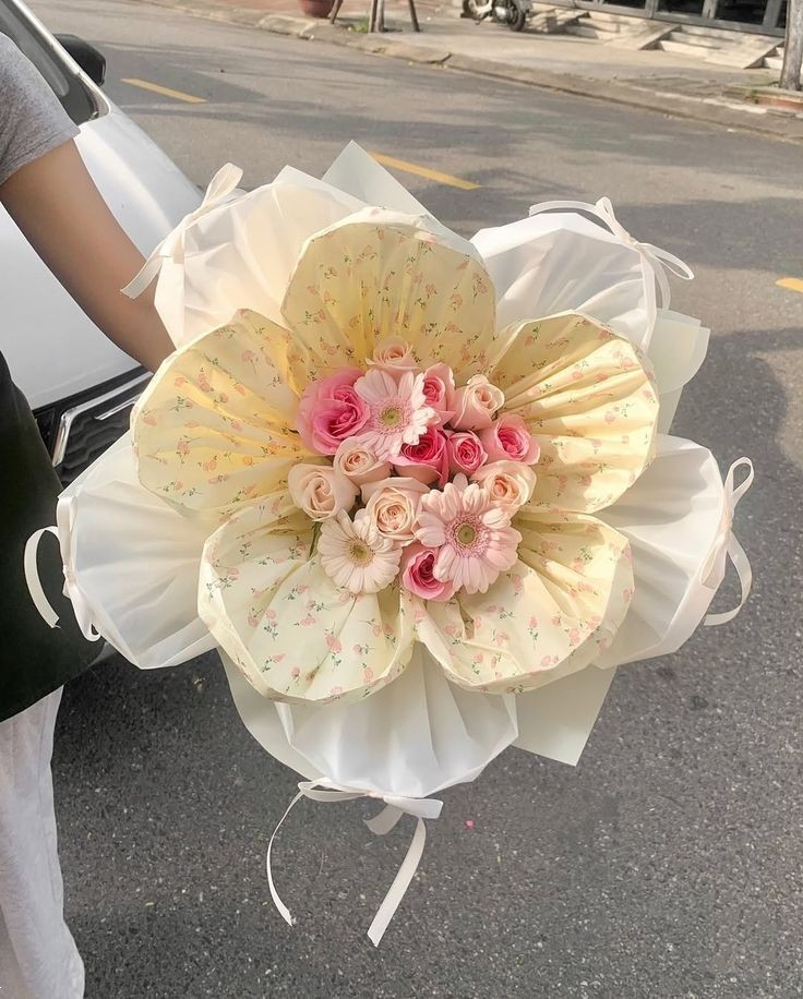 مدل دسته گل | ۳۰ مدل دسته گل لاکچری و خاص ۲۰۲۵ برای عروسی، تولد و مهمانی های شیک!