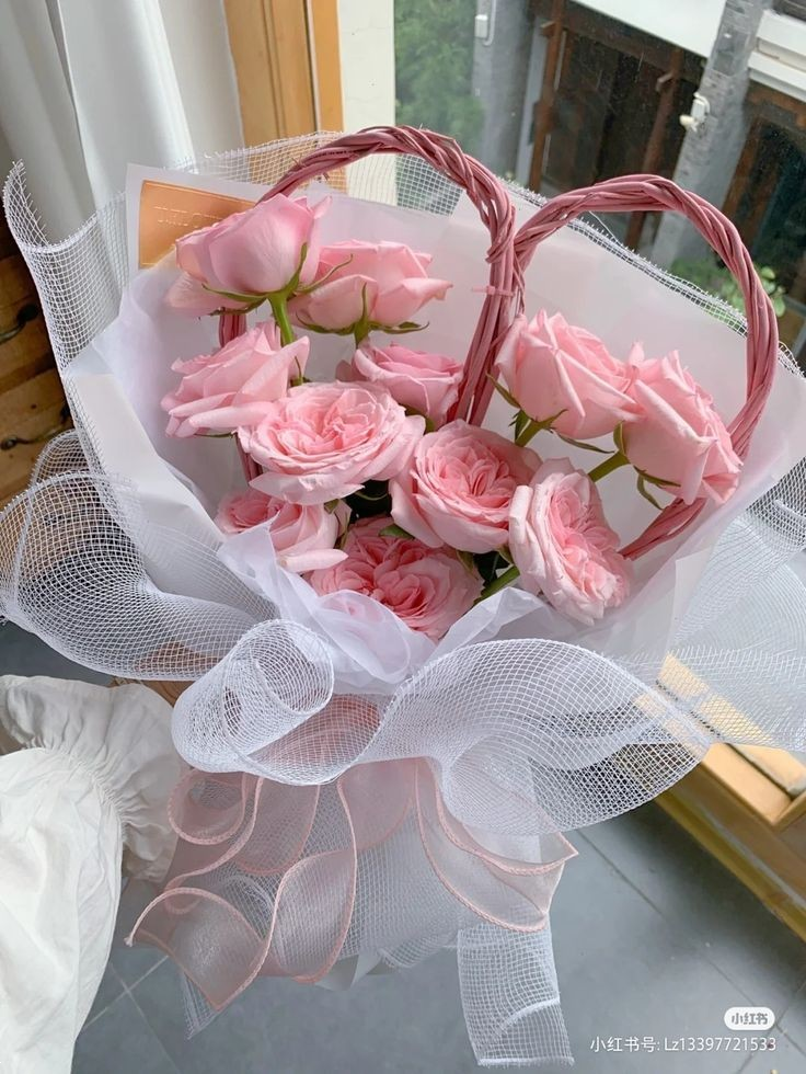 مدل دسته گل | ۳۰ مدل دسته گل لاکچری و خاص ۲۰۲۵ برای عروسی، تولد و مهمانی های شیک!