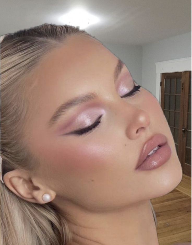 میکاپ با رژگونه صورتی | 30 ایده ارایش با سایه چشم و رژگونه صورتی ترند تابستان امسال