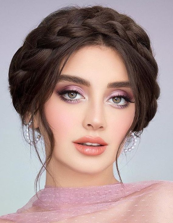 میکاپ با رژگونه صورتی | 30 ایده ارایش با سایه چشم و رژگونه صورتی ترند تابستان امسال