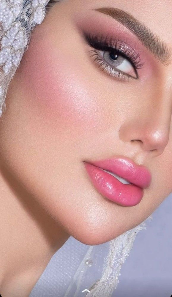 میکاپ با رژگونه صورتی | 30 ایده ارایش با سایه چشم و رژگونه صورتی ترند تابستان امسال
