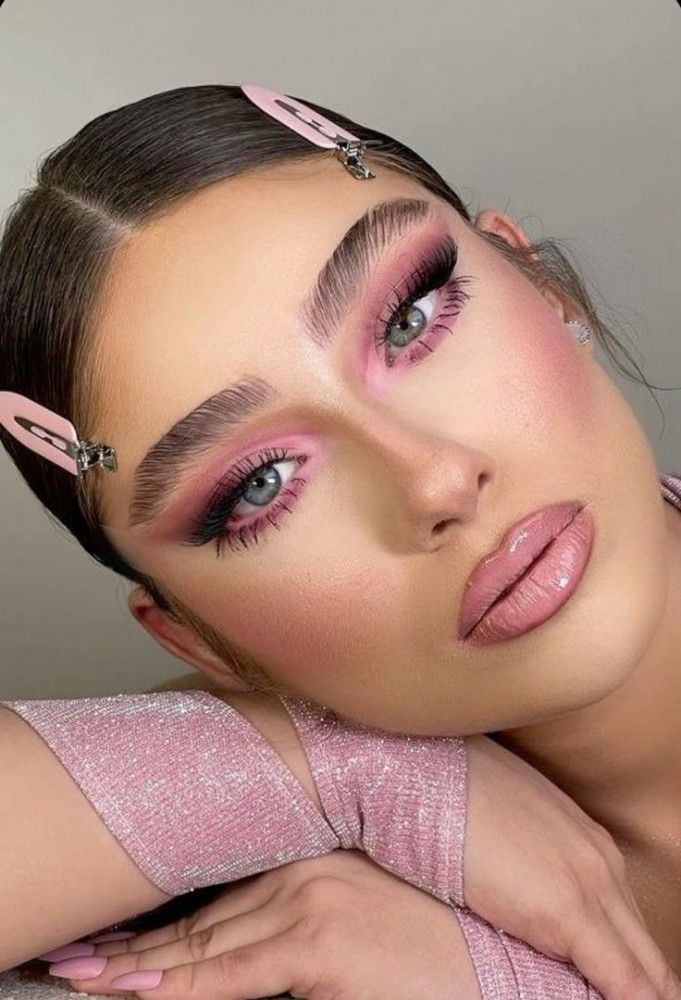 میکاپ با رژگونه صورتی | 30 ایده ارایش با سایه چشم و رژگونه صورتی ترند تابستان امسال