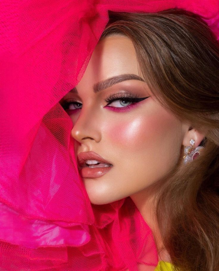 میکاپ با رژگونه صورتی | 30 ایده ارایش با سایه چشم و رژگونه صورتی ترند تابستان امسال