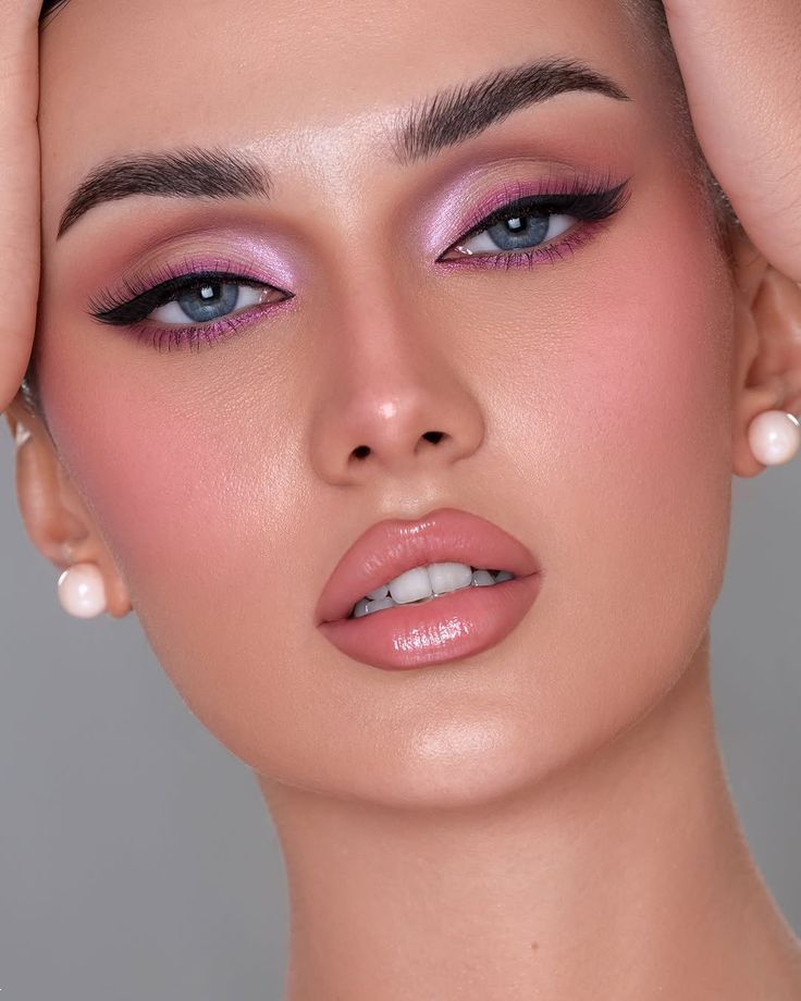 میکاپ با رژگونه صورتی | 30 ایده ارایش با سایه چشم و رژگونه صورتی ترند تابستان امسال