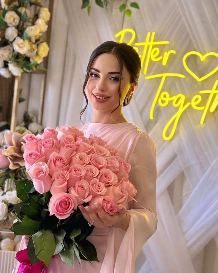 عکس دختر با دسته گل | 30 ایده عکاسی و عکس دختر با دسته گل برای پروفایل