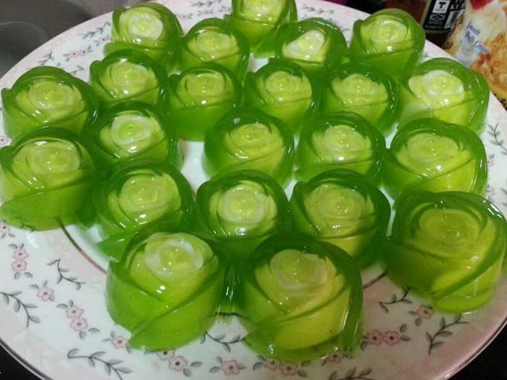 چیدمان ژله رولی در ظرف | جذاب ترین ایده های ساده و شیک چیدمان ژله رولی در ظرف مخصوص تازه عروس ها!
